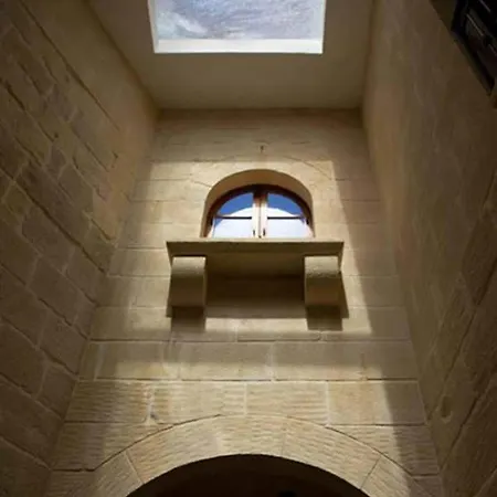 Ta' Gezeppina Farmhouse Gharb (Gozo)
