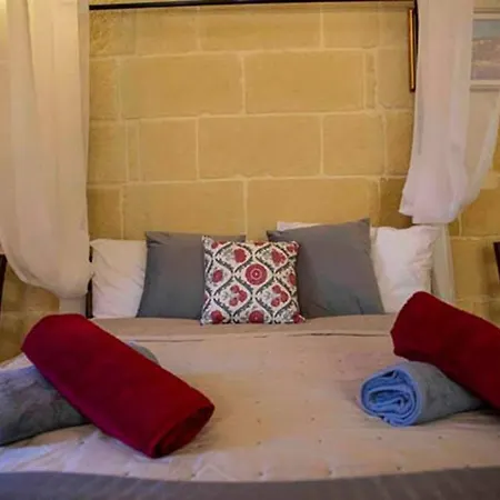 Ta' Gezeppina Farmhouse Villa