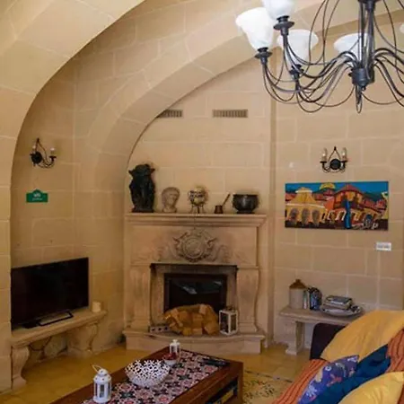 Ta' Gezeppina Farmhouse Вилла Арб